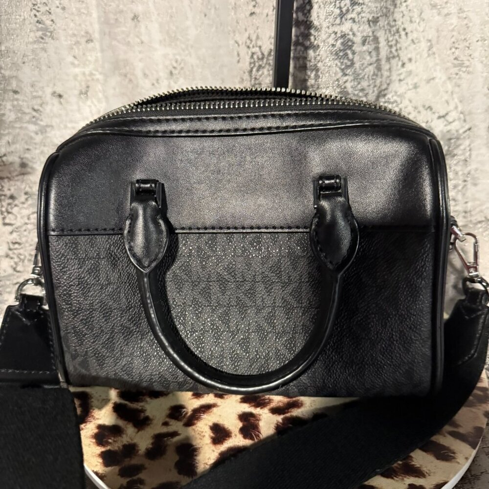Michael Kors mini bag - Picture 3 of 6